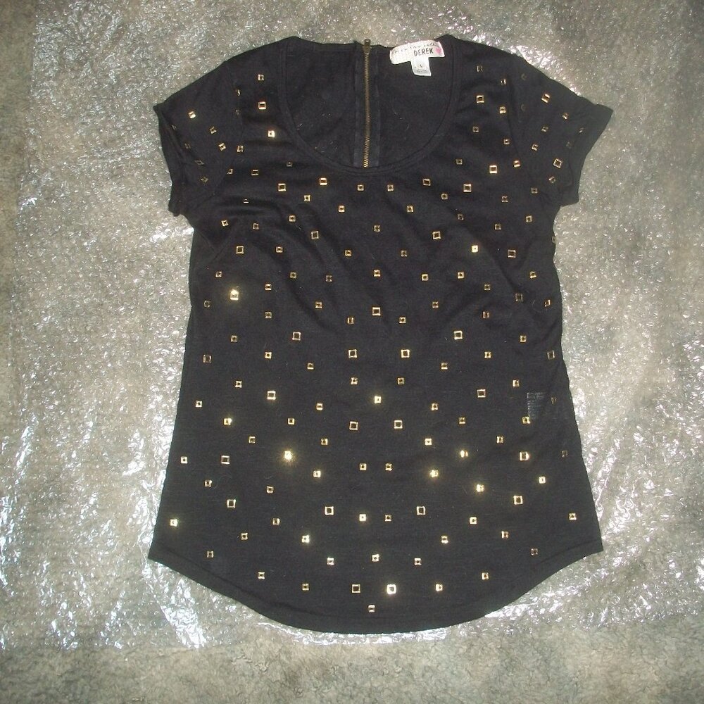 womens gold stud tank top.Tee shirt.Black tank.size Junior large